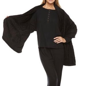 Ambrielle Cozy Shawl Wrap
One Size Fit Most